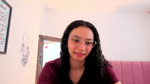 Snapshot of violet__15 chatting on 05.11.26 violet__15 online show from 05.11.26