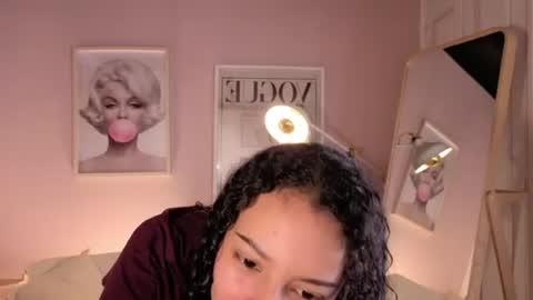 Snapshot of violet__15 chatting on 06.18.26 violet__15 online show from 06.18.26