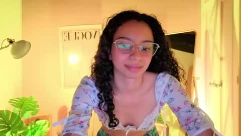 Snapshot of violet__15 chatting on 07.01.26 violet__15 online show from 07.01.26