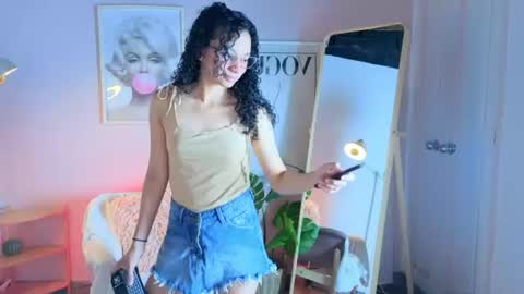 Snapshot of violet__15 chatting on 07.14.26 violet__15 online show from 07.14.26