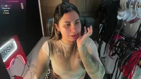Snapshot of violet_bdsmx chatting on 10.02.25 Kim online show from 10.02.25