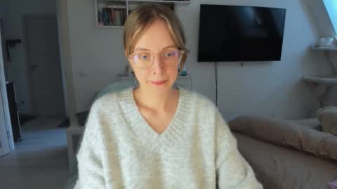 Violet online show from 10.07.25
