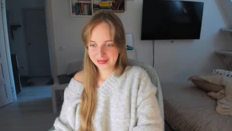 Violet online show from 10.08.25