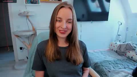 Snapshot of violet_blue_eyes chatting on 06.23.26 Violet online show from 06.23.26