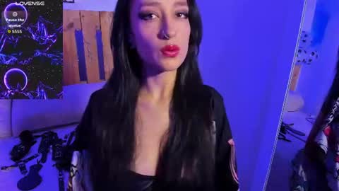 Snapshot of violet_jonesss chatting on 06.14.26 Violet Jones online show from 06.14.26