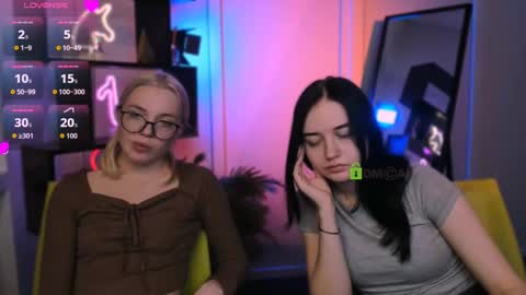 violet_moxi online show from 12.20.25