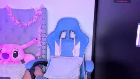 Snapshot of violet_rost chatting on 09.12.25 Violet online show from 09.12.25