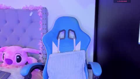 Snapshot of violet_rost chatting on 09.22.25 Violet online show from 09.22.25