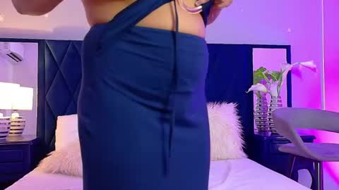 Snapshot of violet_saunders chatting on 06.18.26 Violet online show from 06.18.26