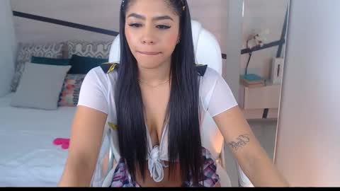Snapshot of violeta_leon chatting on 01.22.25 Violeta leon online show from 01.22.25