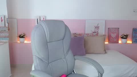 Snapshot of violeta_leon chatting on 02.11.25 Violeta leon online show from 02.11.25