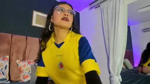Snapshot of violeta_muns chatting on 06.17.26 Violeta online show from 06.17.26
