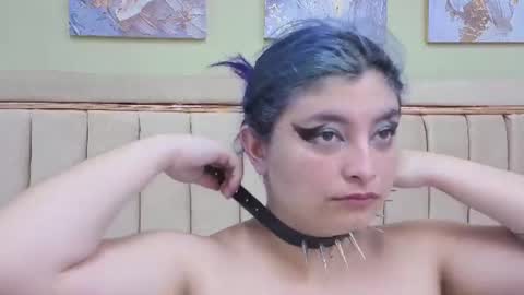 Snapshot of violeta_tepes chatting on 06.20.26 violeta_tepes online show from 06.20.26
