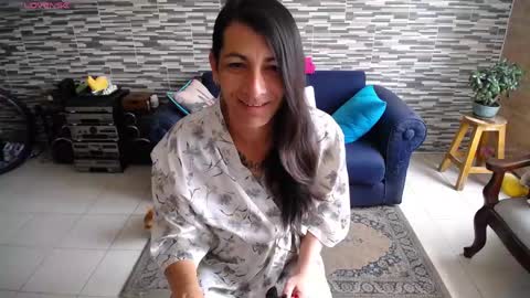 Snapshot of violetagomez_co chatting on 05.16.26 Violeta Gmez online show from 05.16.26
