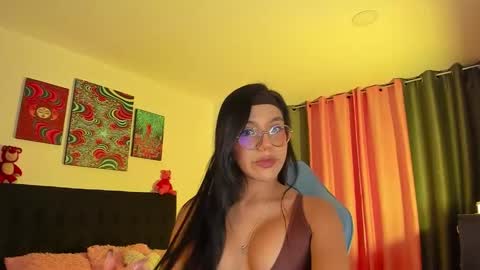 Snapshot of violetbunnyy1 chatting on 11.08.25 Violet online show from 11.08.25