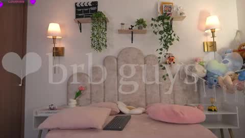 Snapshot of violeth___ chatting on 03.27.26 violeth___ online show from 03.27.26