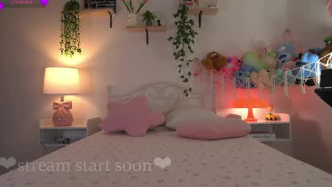 Snapshot of violeth___ chatting on 04.17.26 violeth___ online show from 04.17.26