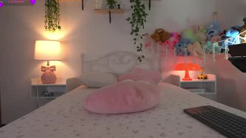 Snapshot of violeth___ chatting on 04.21.26 violeth___ online show from 04.21.26