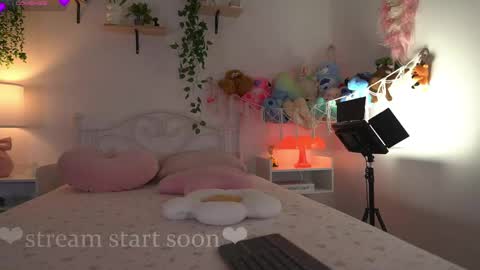 Snapshot of violeth___ chatting on 04.27.26 violeth___ online show from 04.27.26