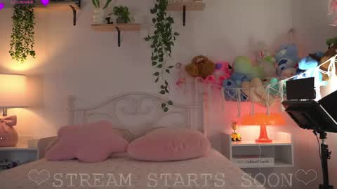 Snapshot of violeth___ chatting on 04.30.26 violeth___ online show from 04.30.26