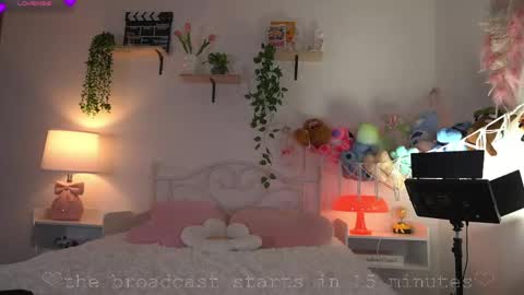 Snapshot of violeth___ chatting on 05.19.26 violeth___ online show from 05.19.26