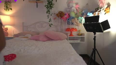 Snapshot of violeth___ chatting on 05.21.26 violeth___ online show from 05.21.26