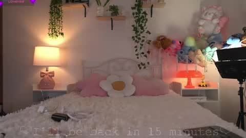 Snapshot of violeth___ chatting on 05.22.26 violeth___ online show from 05.22.26