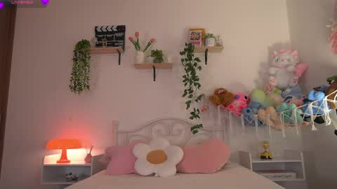 Snapshot of violeth___ chatting on 05.28.26 violeth___ online show from 05.28.26