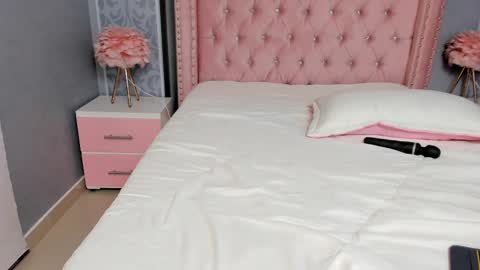 Snapshot of violeth__passionate chatting on 02.10.25 VIOLETA online show from 02.10.25