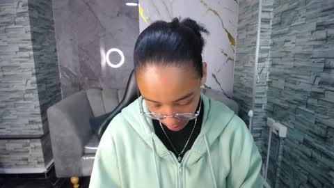 violeth_b online show from 10.13.25