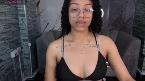 violeth_b online show from 10.14.25
