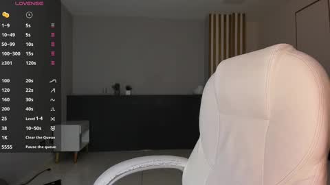 Violeth Hill online show from 03.06.25