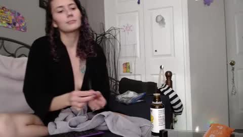 Snapshot of violethooper chatting on 01.14.25 Violet Hooper online show from 01.14.25