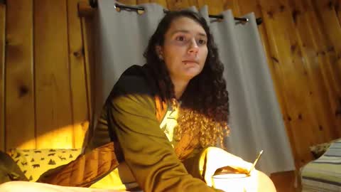Snapshot of violethooper chatting on 03.31.26 Violet Hooper online show from 03.31.26