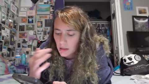 Snapshot of violethooper chatting on 05.06.26 Violet Hooper online show from 05.06.26