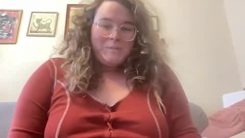 Snapshot of violetlyhappy chatting on 04.24.26 violetlyhappy online show from 04.24.26
