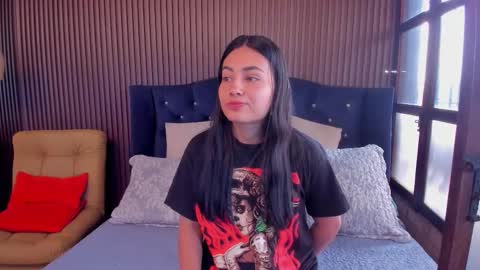 Violet Rousse online show from 11.12.25