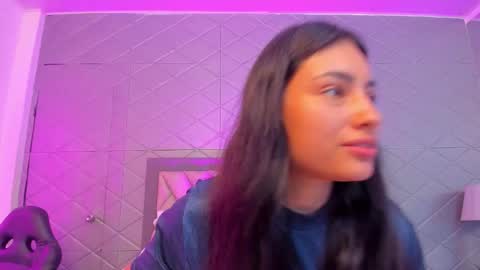 Violet Rousse online show from 12.17.25