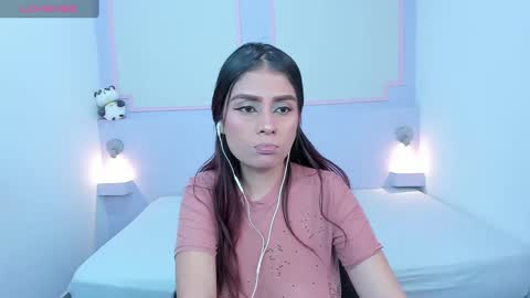 Snapshot of violetsmith7 chatting on 12.01.24 violetsmith online show from 12.01.24