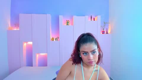 Snapshot of violetsmith7 chatting on 01.24.25 violetsmith online show from 01.24.25