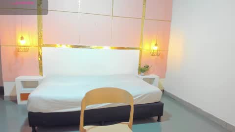 Snapshot of violetsmith7 chatting on 02.02.25 violetsmith online show from 02.02.25