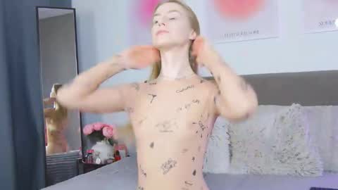 VioletSwone online show from 11.21.25