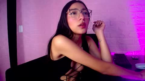 Snapshot of violett1126 chatting on 07.16.26 1126 online show from 07.16.26