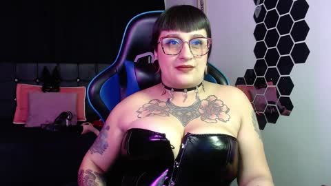 Snapshot of violett_8 chatting on 04.07.26 violett_8 online show from 04.07.26