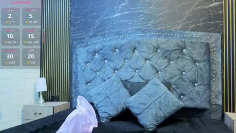 Snapshot of violett__golden chatting on 09.23.25 ViolettGolden online show from 09.23.25