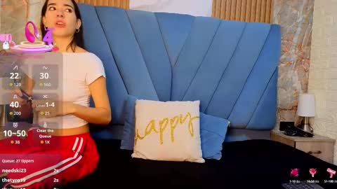 Snapshot of violett__golden chatting on 09.29.25 ViolettGolden online show from 09.29.25