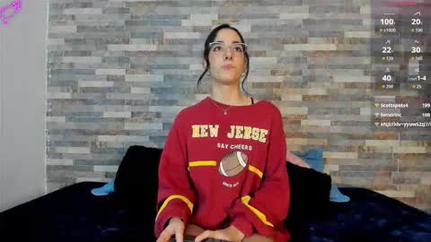 Snapshot of violett__golden chatting on 10.06.25 ViolettGolden online show from 10.06.25