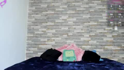 Snapshot of violett__golden chatting on 10.15.25 ViolettGolden online show from 10.15.25