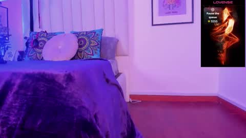 Violett  online show from 10.14.25