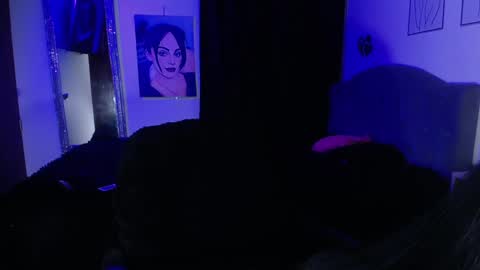 violett  Independent model online show from 01.07.25